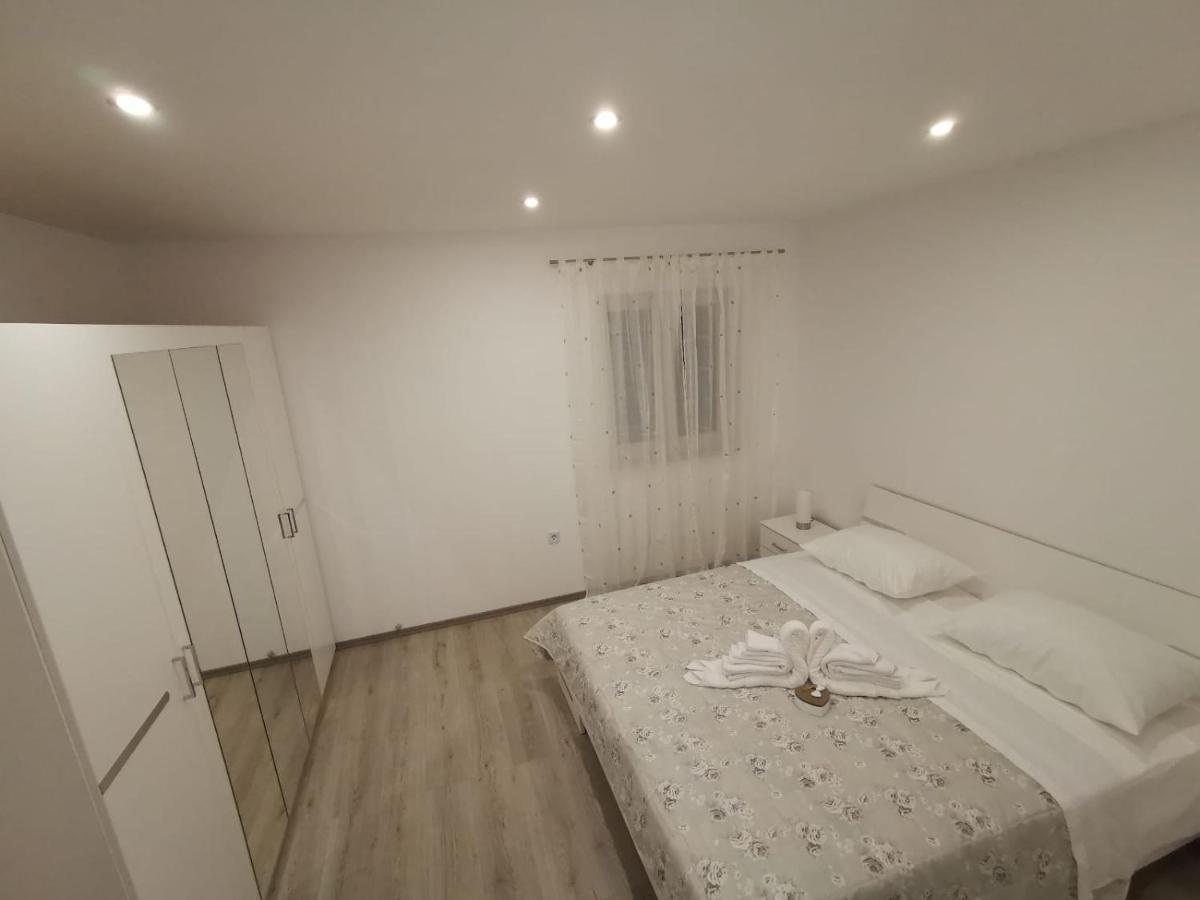 Apartmani Pina 2 Kaštela Kültér fotó