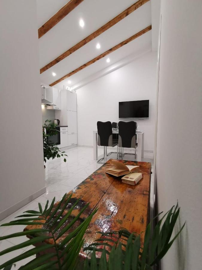 Apartmani Pina 2 Kaštela Kültér fotó