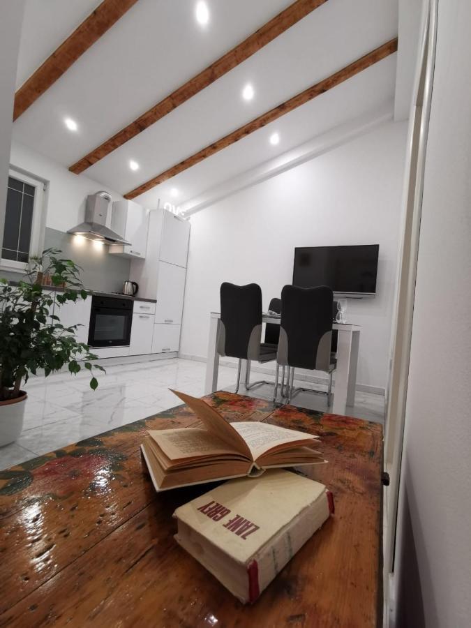 Apartmani Pina 2 Kaštela Kültér fotó